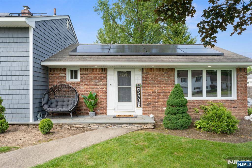 West Caldwell, NJ 07006,97 Knoll TER