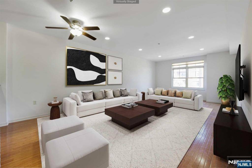 North Bergen, NJ 07047,9252 Kennedy BLVD #308