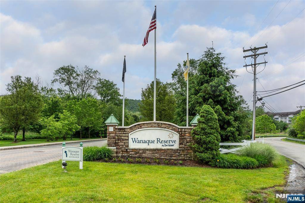 Wanaque, NJ 07465,10416 Warrens WAY