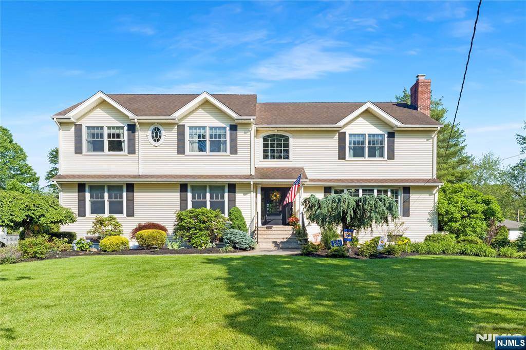 Glen Rock, NJ 07452,17 Windham PL