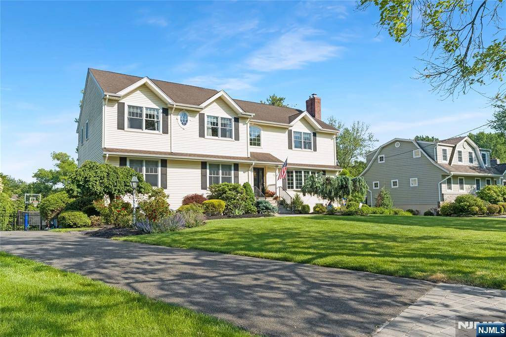 Glen Rock, NJ 07452,17 Windham PL