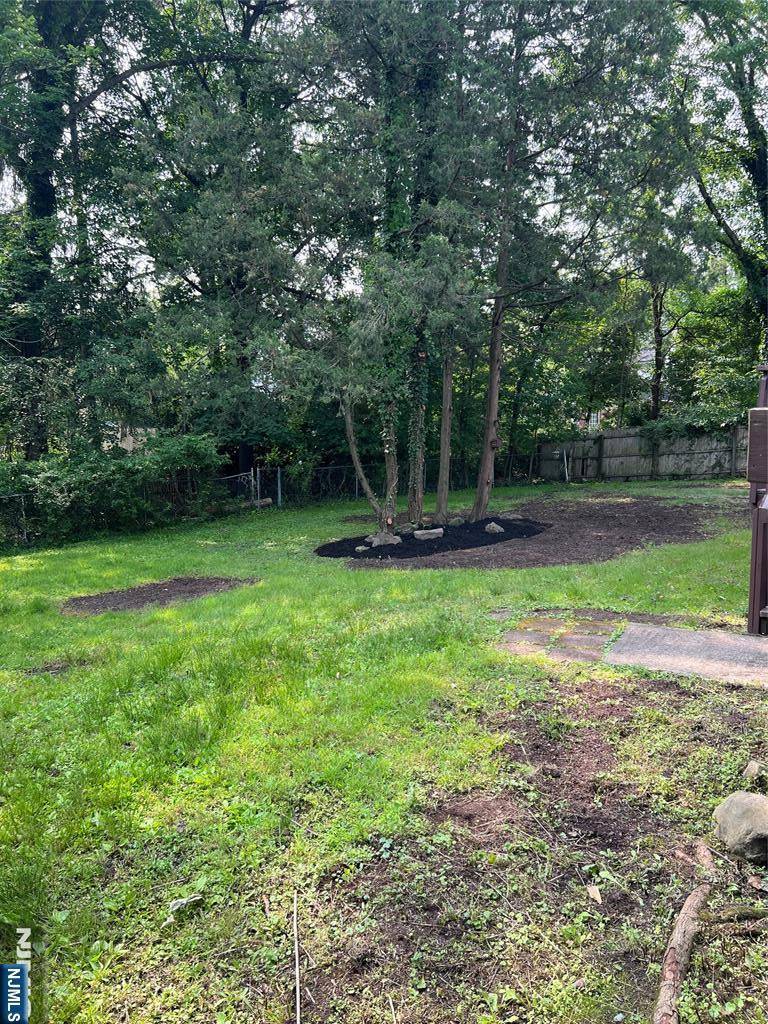 Hillsdale, NJ 07642,5 Saddle Ranch LN