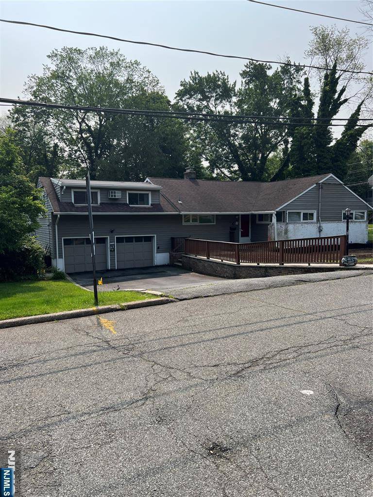 Hillsdale, NJ 07642,5 Saddle Ranch LN