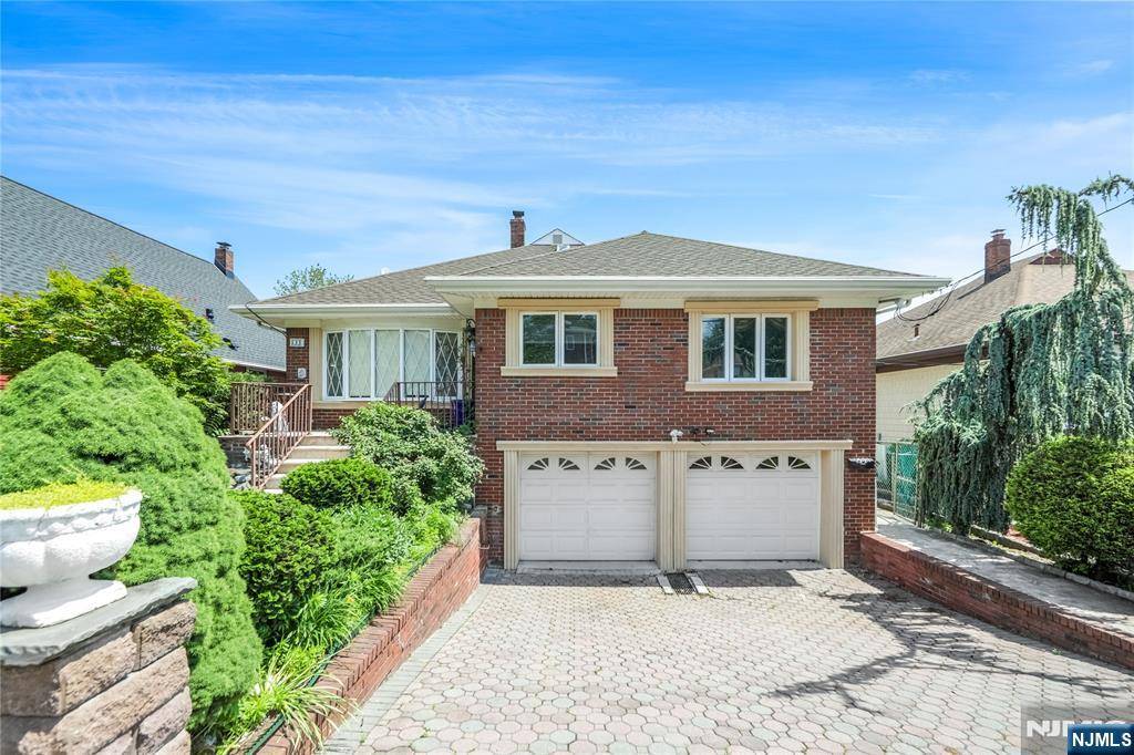 Ridgefield, NJ 07657,699 Elm AVE