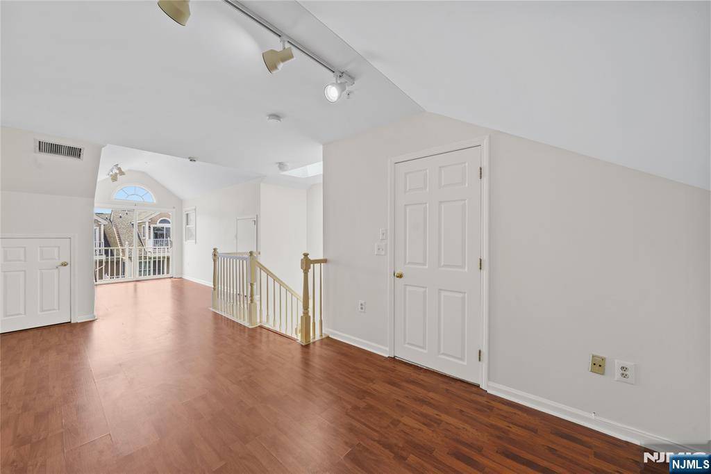 West New York, NJ 07093,490 Fulton CT
