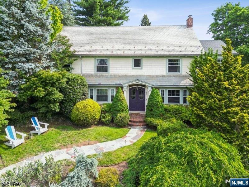 West Orange, NJ 07052,27 Fairway DR