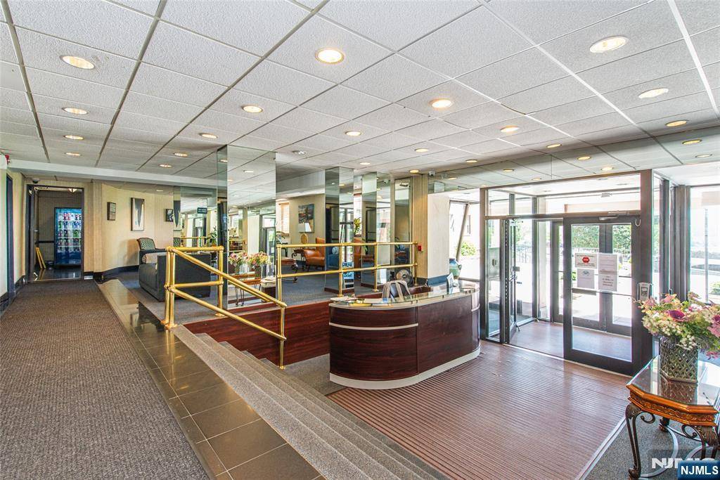 West New York, NJ 07093,6515 Boulevard East #6E