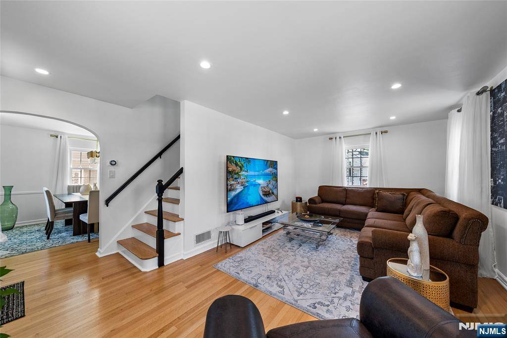 Clifton, NJ 07013,63 Rosedale AVE