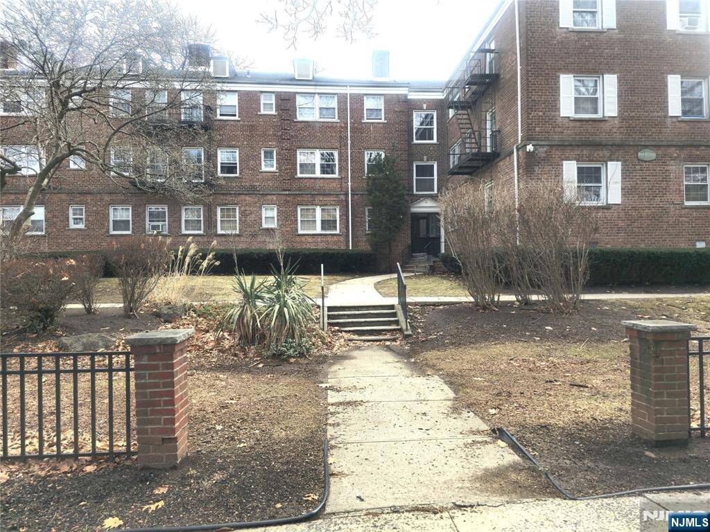 Newark, NJ 07104,77 S Forest Hill #2K