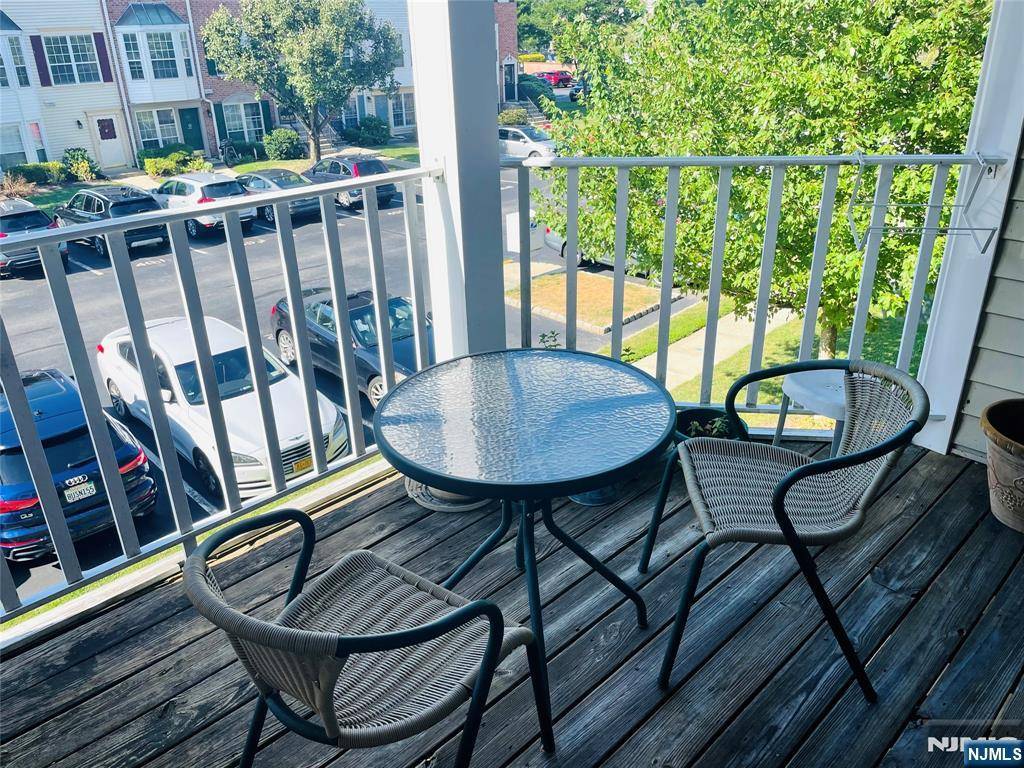 Mahwah, NJ 07430,876 Juniper WAY