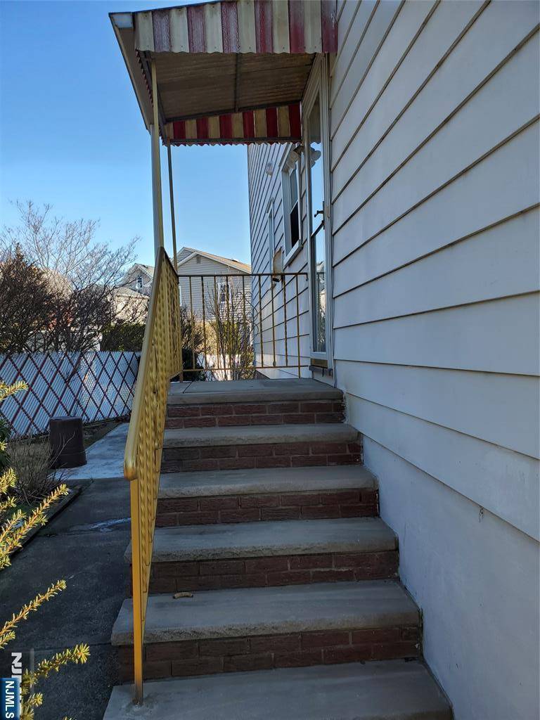 Lyndhurst, NJ 07071,26 Kennedy CT #1