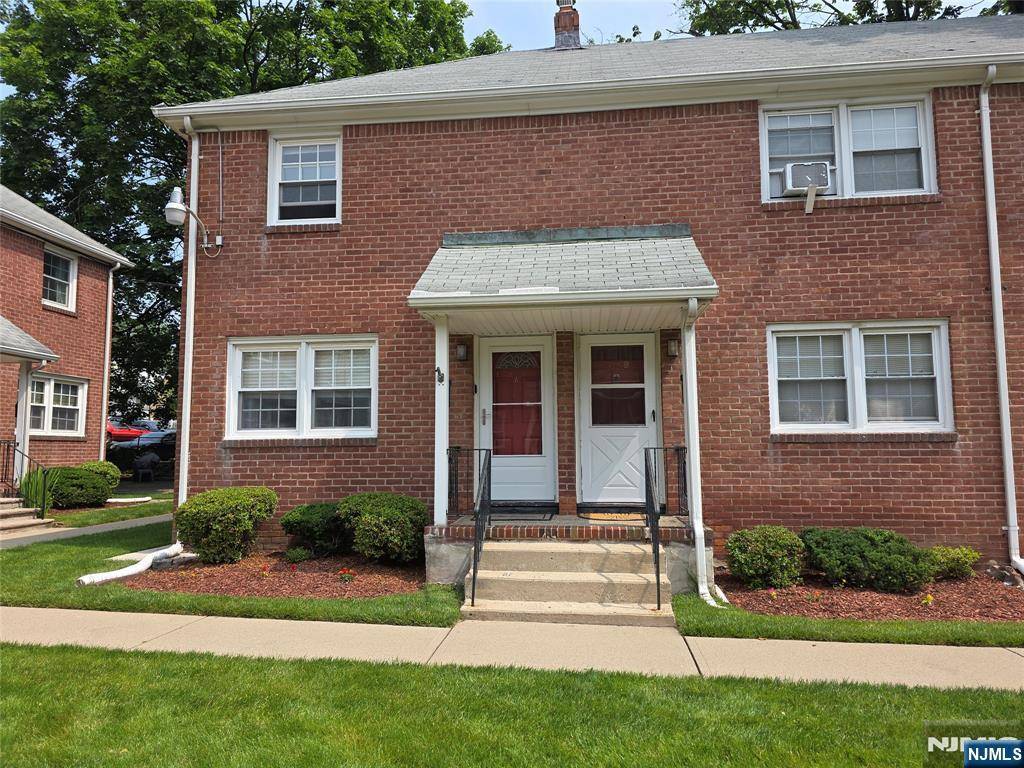 Teaneck, NJ 07666,1296A Teaneck RD #A