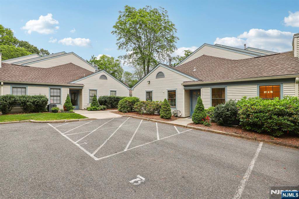 Mahwah, NJ 07430,7 Eakens CT