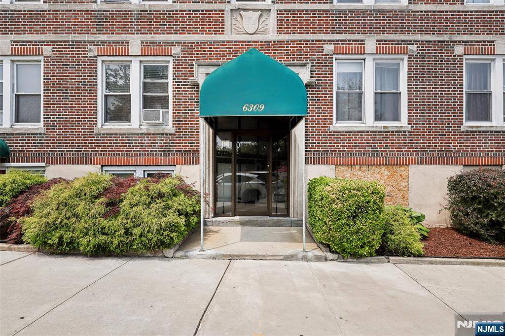 West New York, NJ 07093,6309 Boulevard East #14