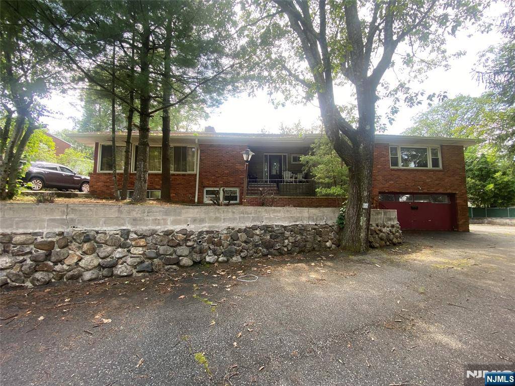 West Orange, NJ 07052,27 Edgemont
