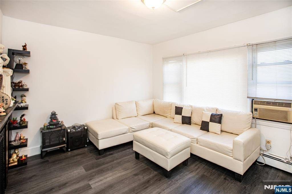 Hawthorne, NJ 07506,50 Westervelt AVE #1