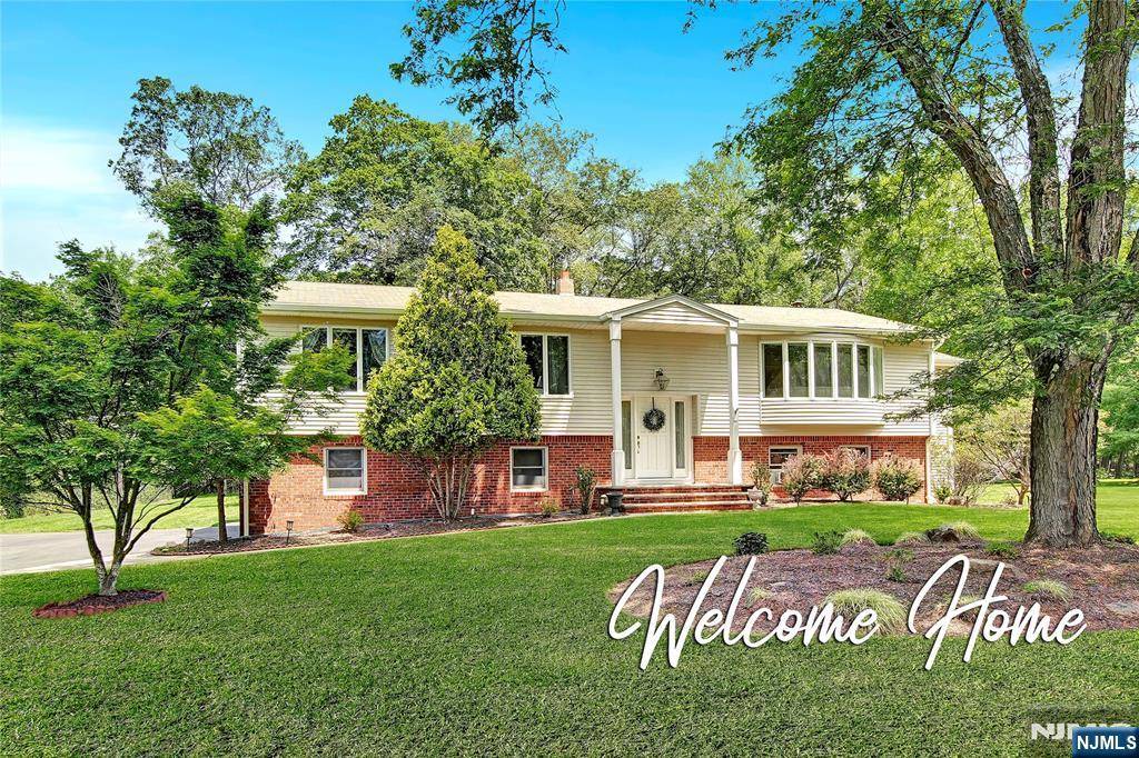 Ramsey, NJ 07446,19 Alida PL