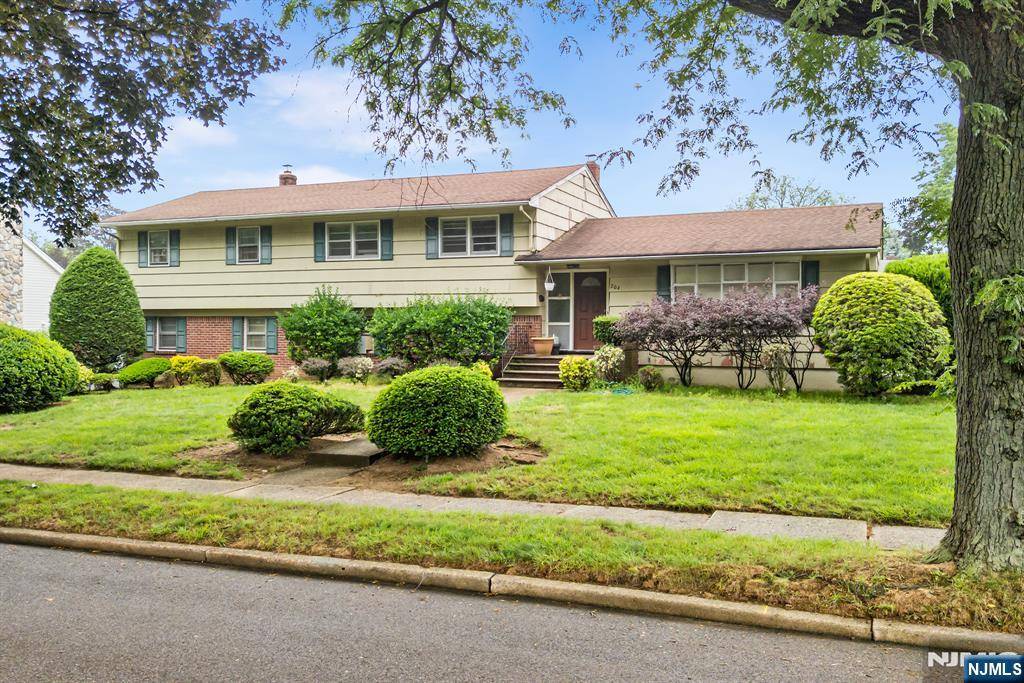 Paramus, NJ 07652,204 Tryon PL