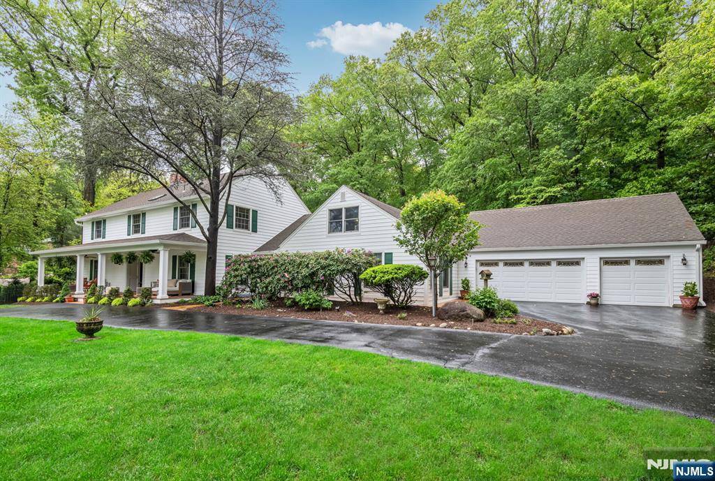 Franklin Lakes, NJ 07417,220 Ottowa LN