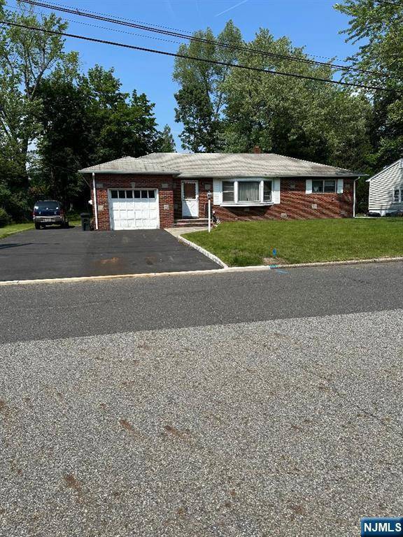 Wayne, NJ 07470,33 Jerome PL