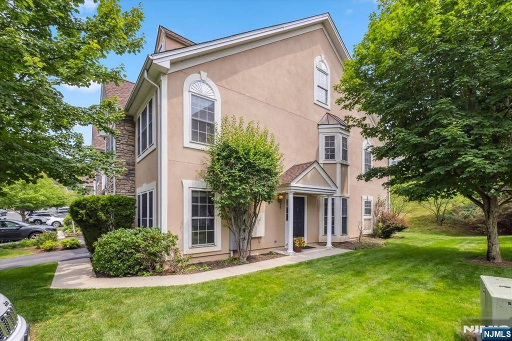 North Haledon, NJ 07508,66 Spruce LN