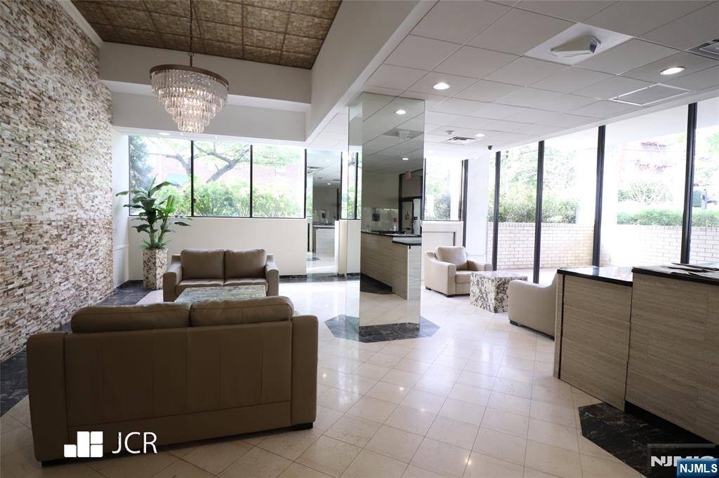 Fort Lee, NJ 07024,1600 Center AVE #11H