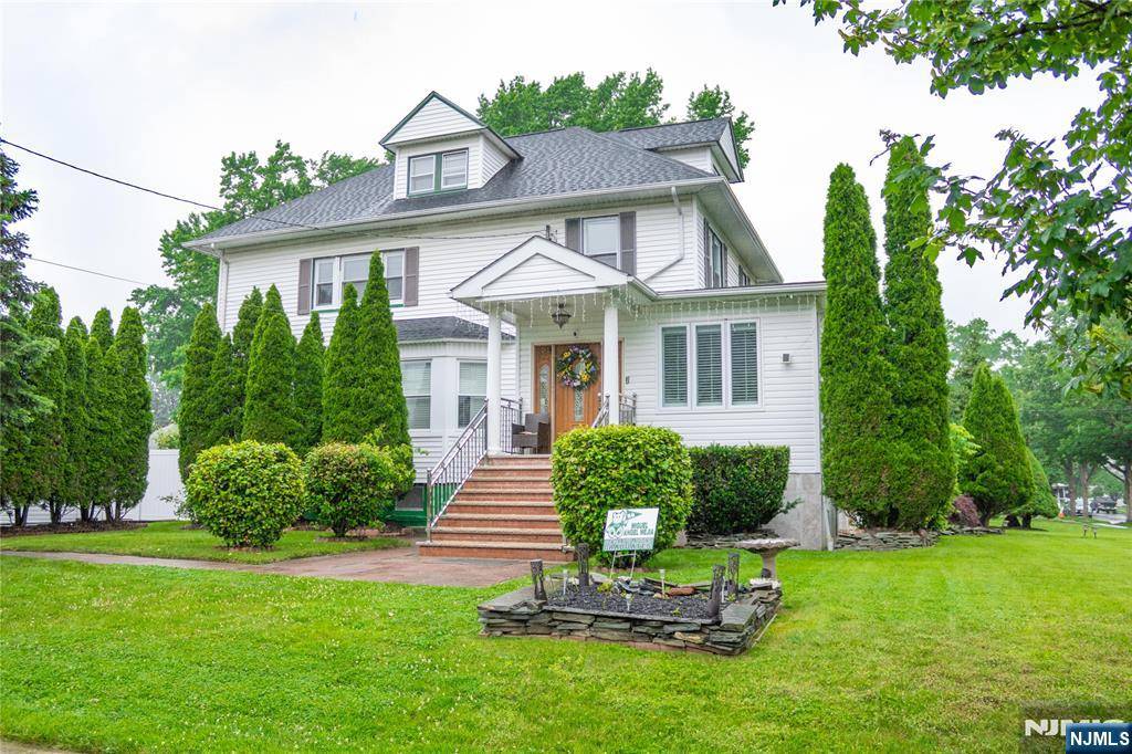 Roselle Park, NJ 07204,404 Walnut ST #2