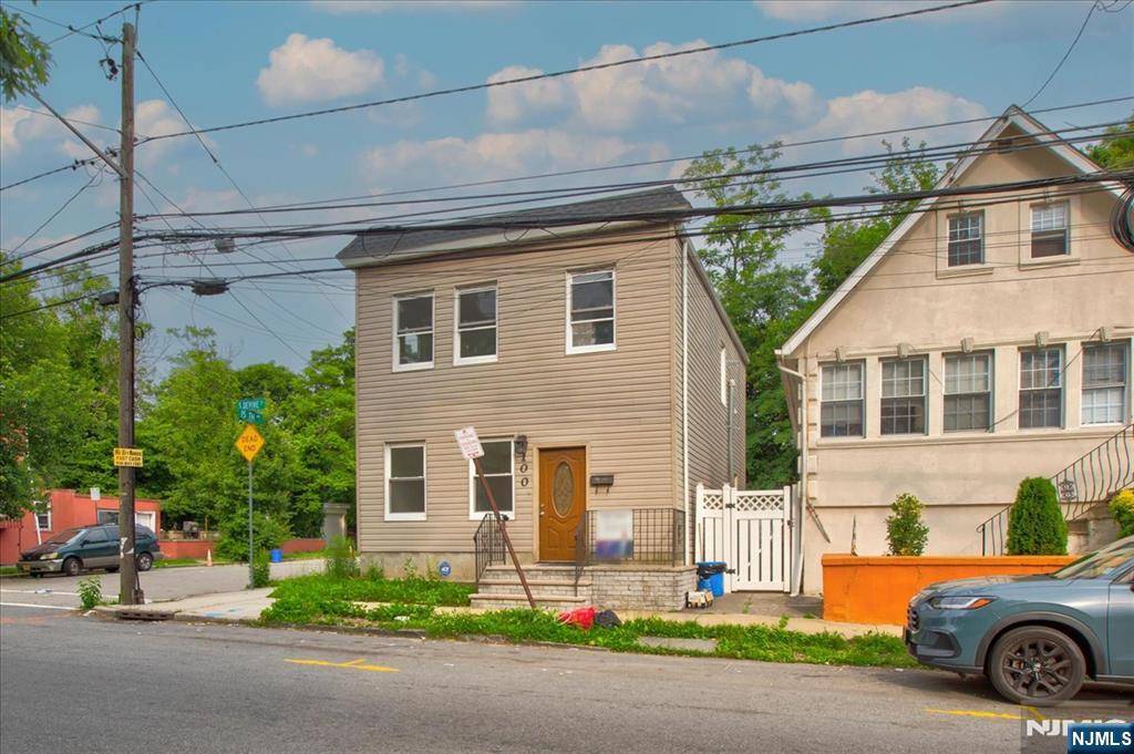 Newark, NJ 07106,100 Devine ST