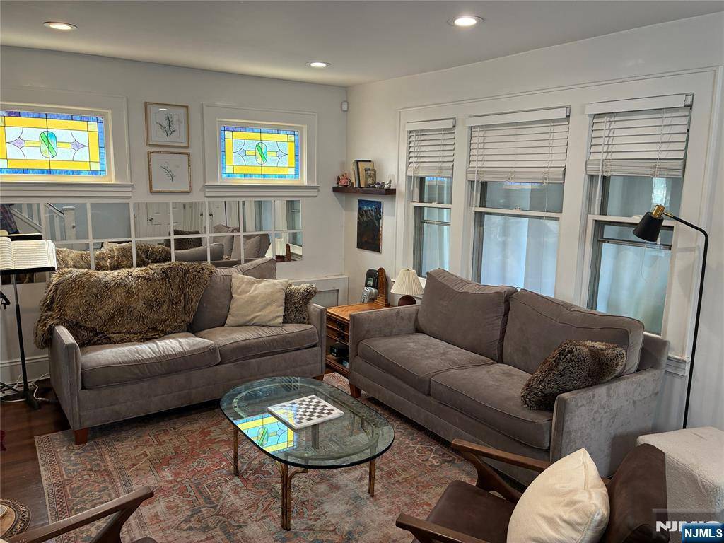 Roselle Park, NJ 07204,423 Cherry ST