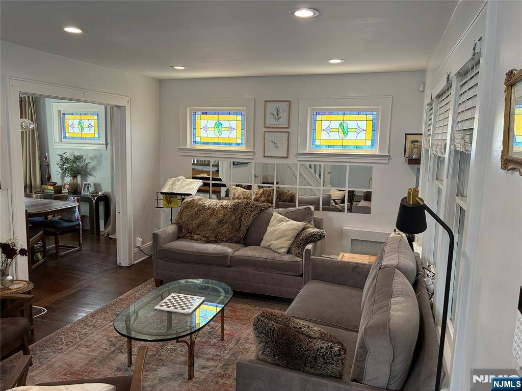 Roselle Park, NJ 07204,423 Cherry ST