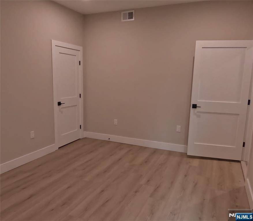Newark, NJ 07105,136 Elm ST #101