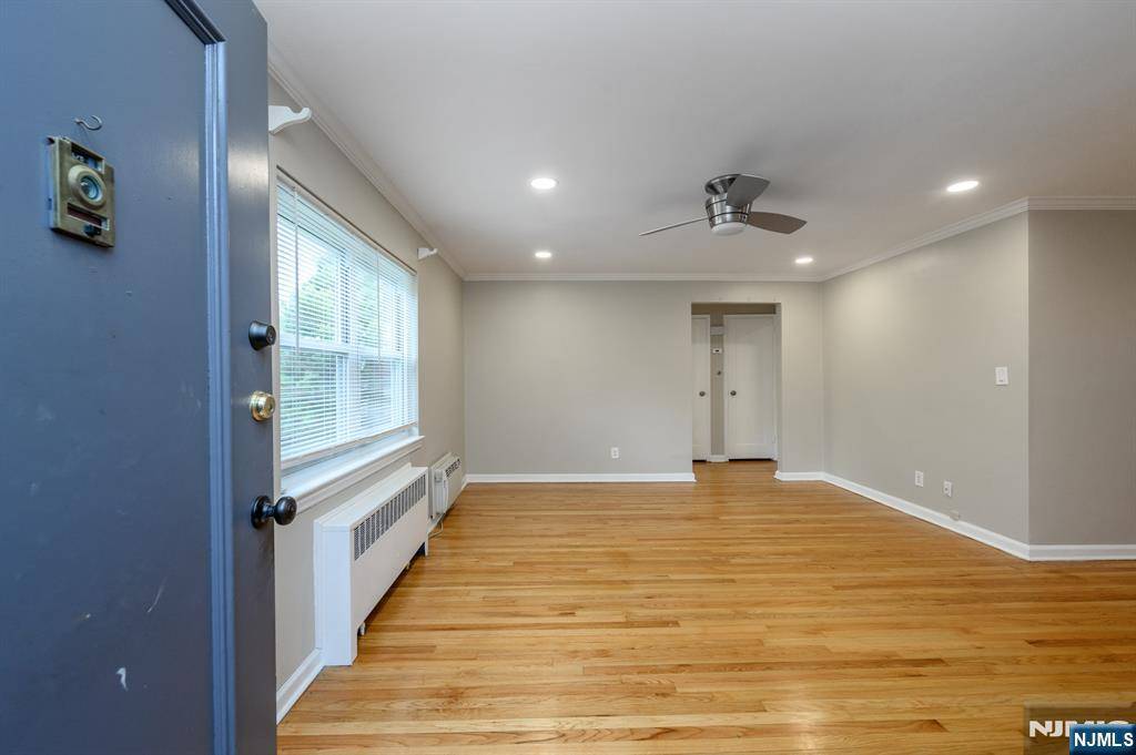 Hackensack, NJ 07601,243 Johnson AVE #L5