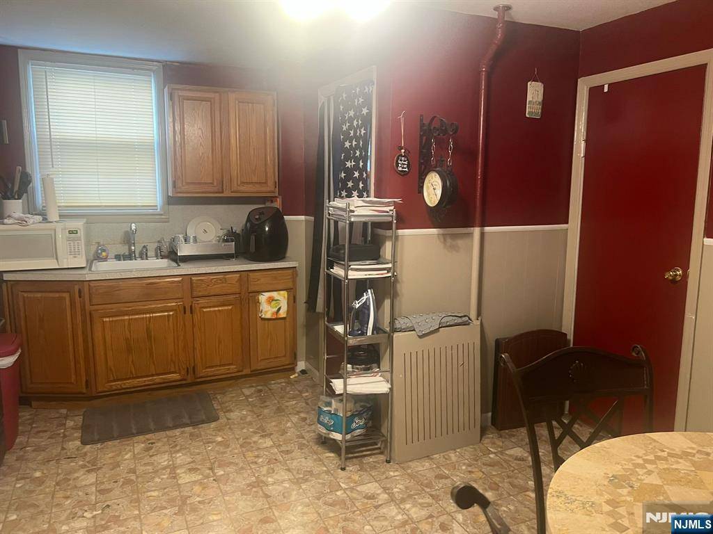 Newark, NJ 07105,255 Kinney ST