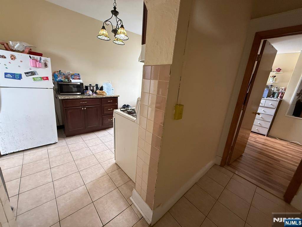 Lodi, NJ 07644,208 Farnham #2R