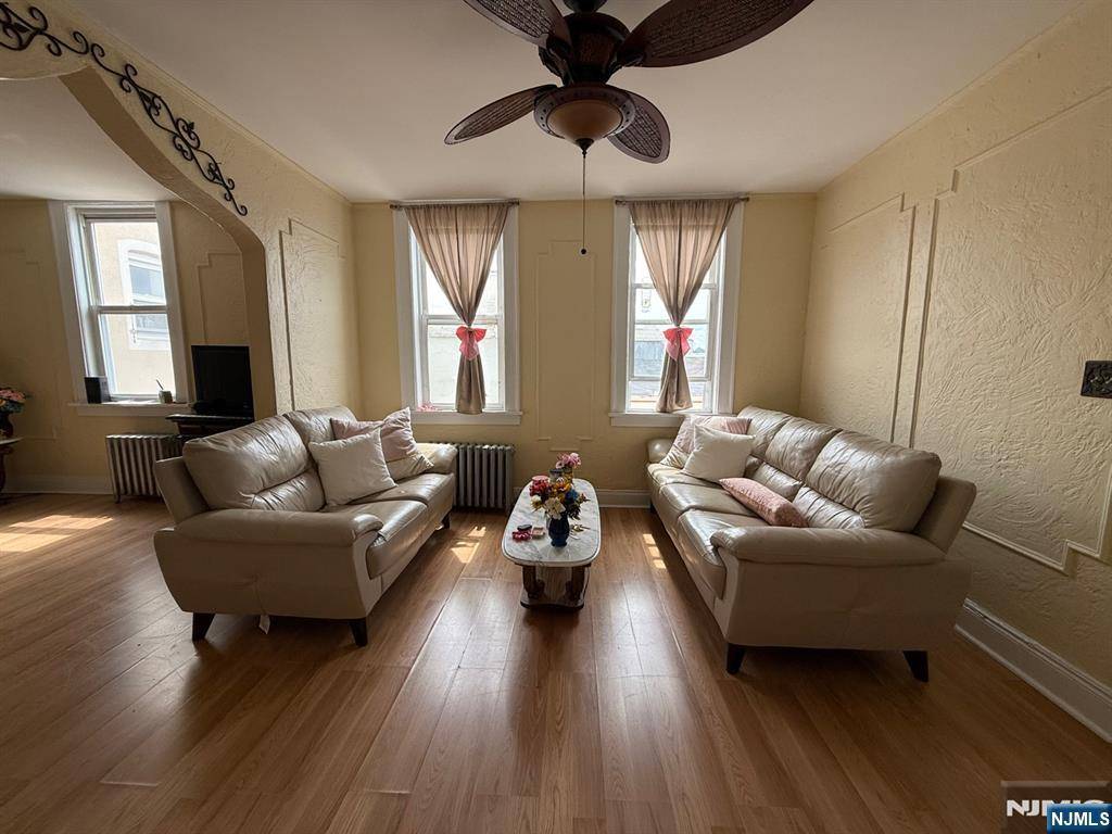 Lodi, NJ 07644,208 Farnham #2R