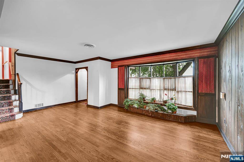 Fair Lawn, NJ 07410,0-04 Pine AVE