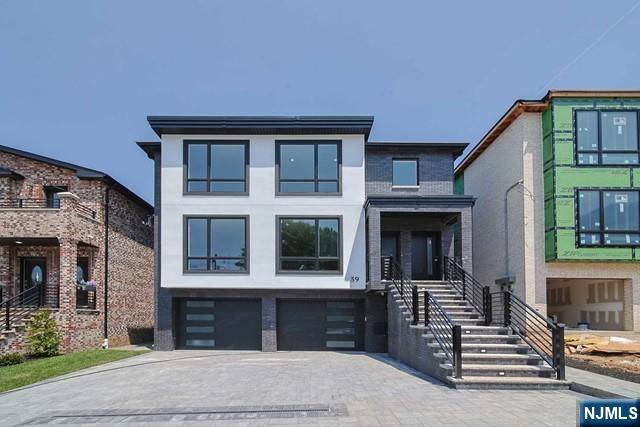 Palisades Park, NJ 07650,39 Henry AVE #2