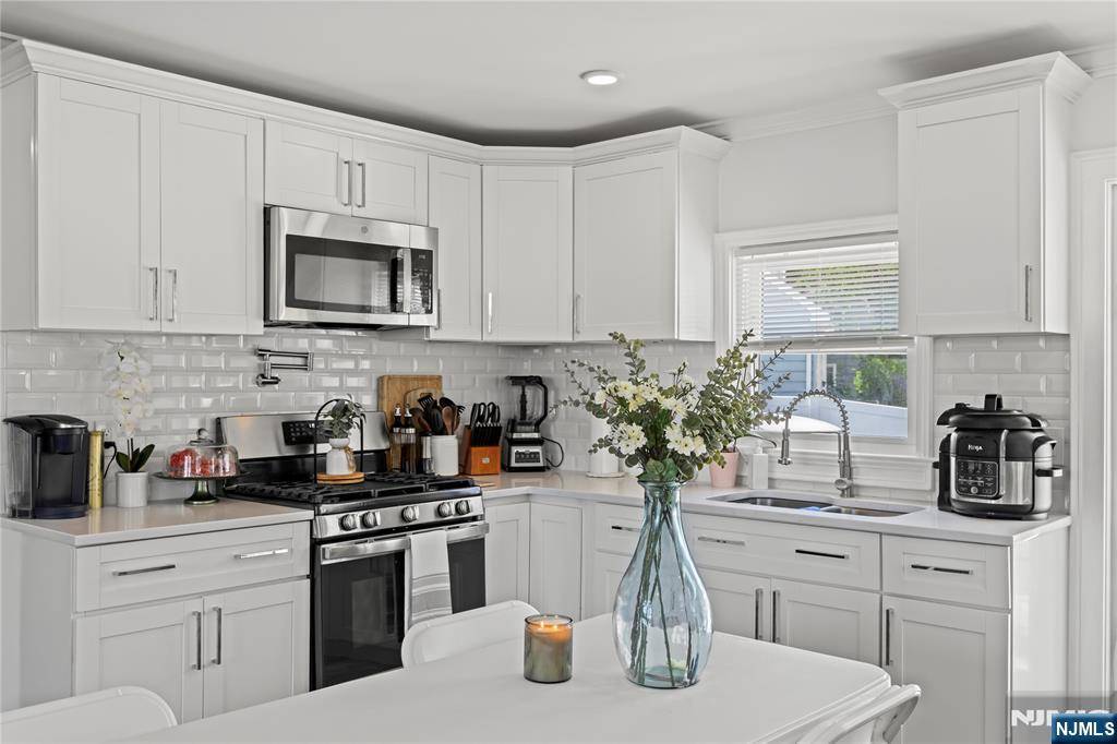 Irvington, NJ 07111,65 Delmar PL