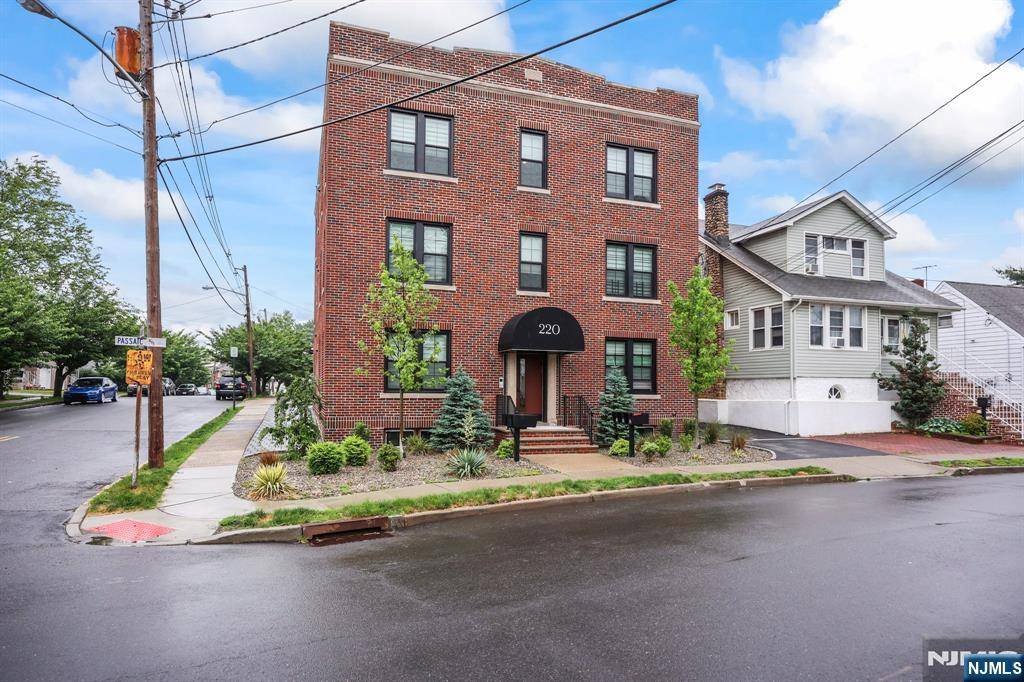 Belleville, NJ 07109,220 Passaic AVE
