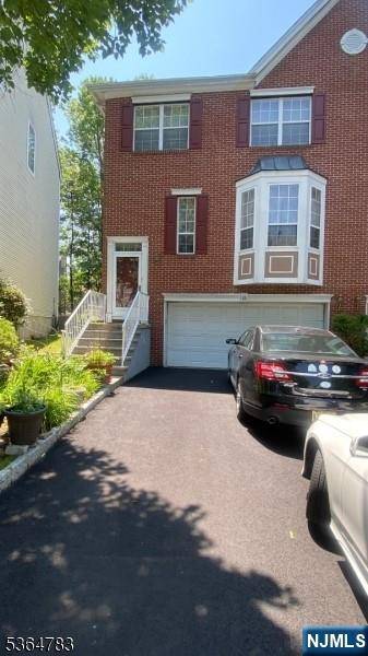Wayne, NJ 07470,11 Bobolink CT