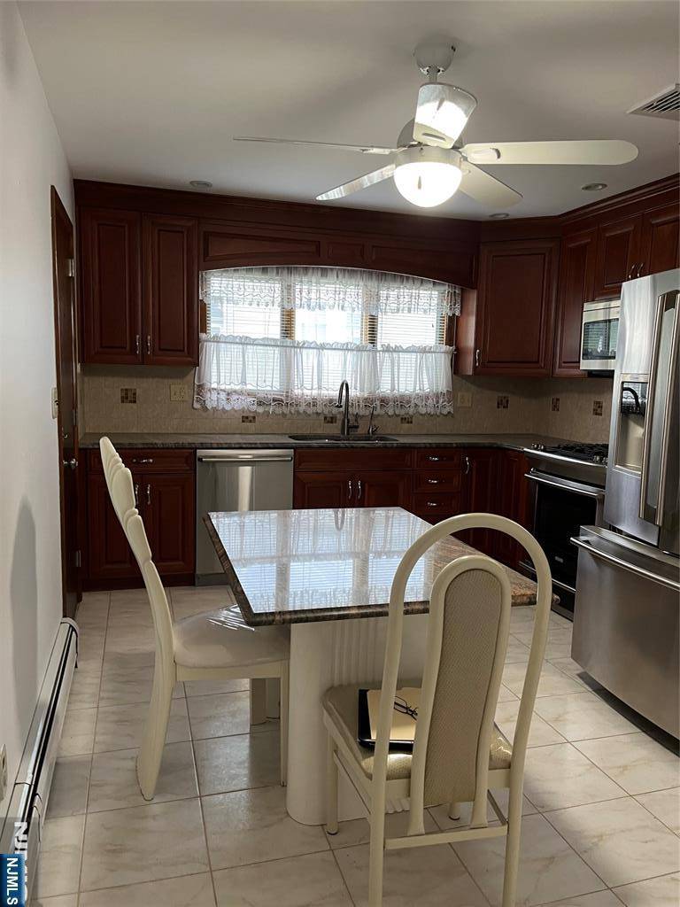 Palisades Park, NJ 07650,326 10th ST #1