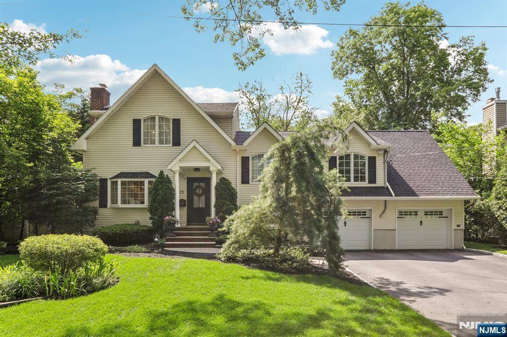 Ho-ho-kus, NJ 07432,15 Spruce PL