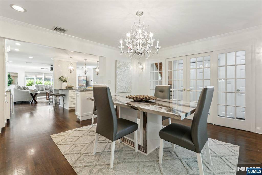 Ho-ho-kus, NJ 07432,15 Spruce PL