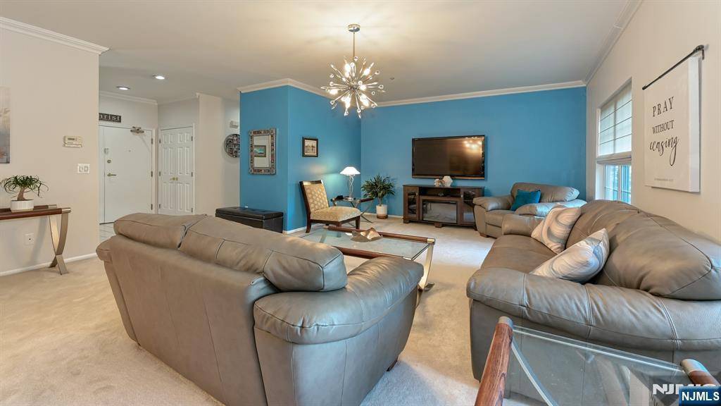 West Milford, NJ 07480,2 Richmond RD #306