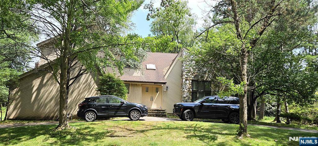 Closter, NJ 07624,33 Brodil CT