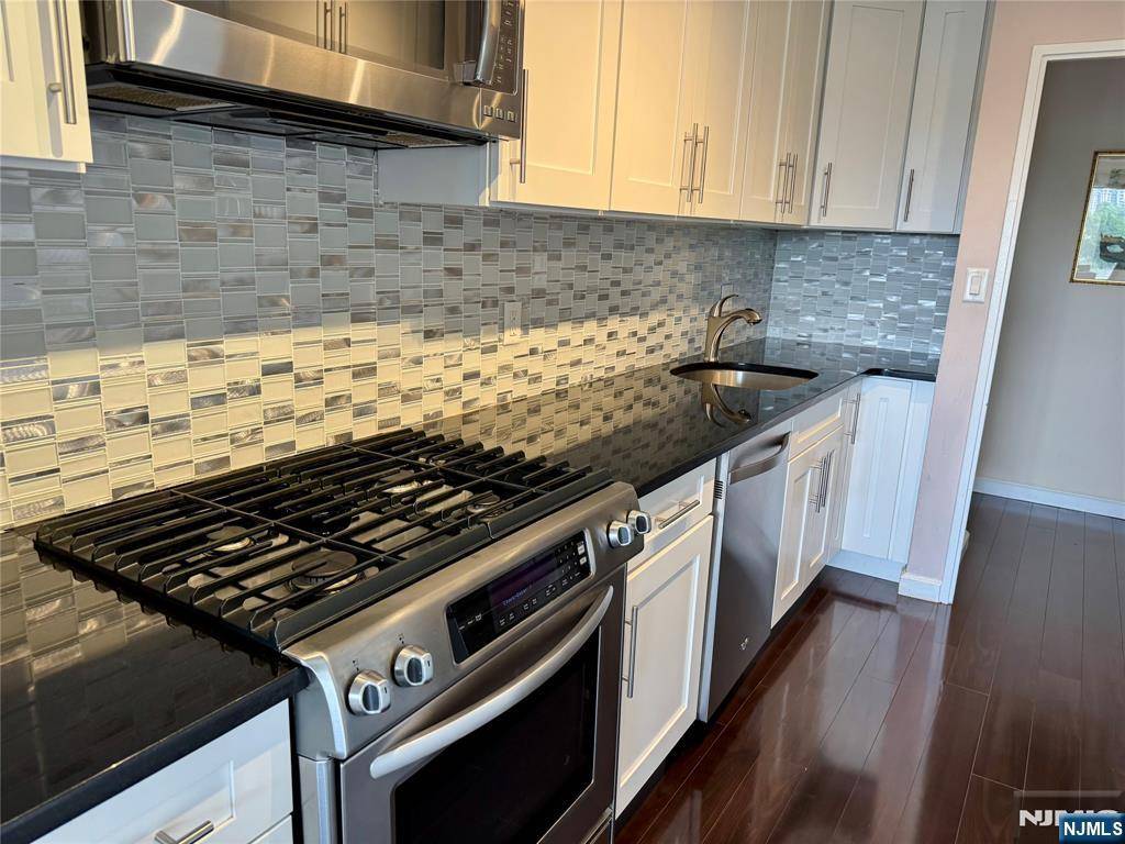 Fort Lee, NJ 07024,6 Horizon RD #604
