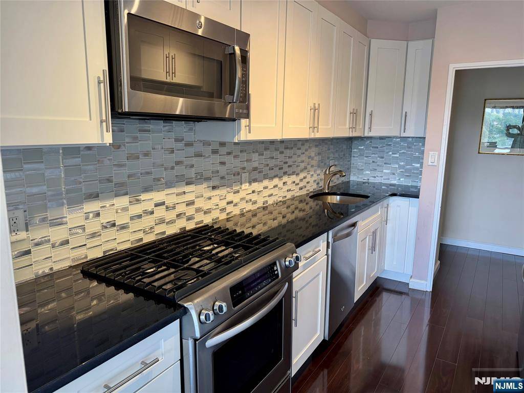 Fort Lee, NJ 07024,6 Horizon RD #604