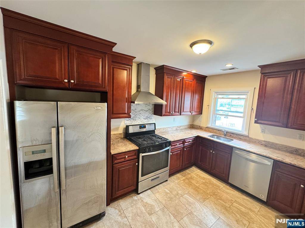 Clifton, NJ 07011,347 Crooks AVE #2