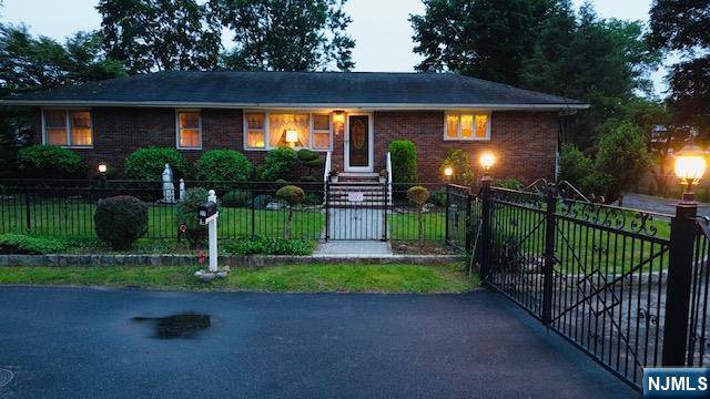 Wayne, NJ 07470,27 Colville RD