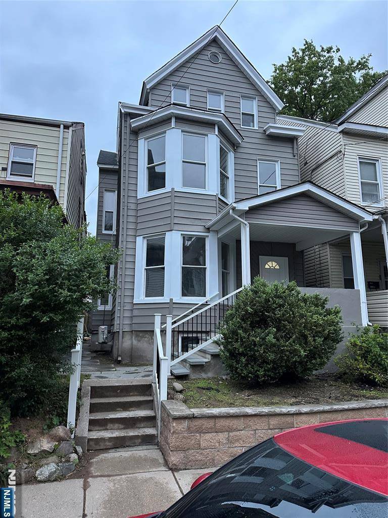 Paterson, NJ 07504,676 24th ST